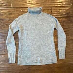 Gap Turtleneck Sweater Small Lt Heather Grey Knit Wool Blend Classic Minimalist
